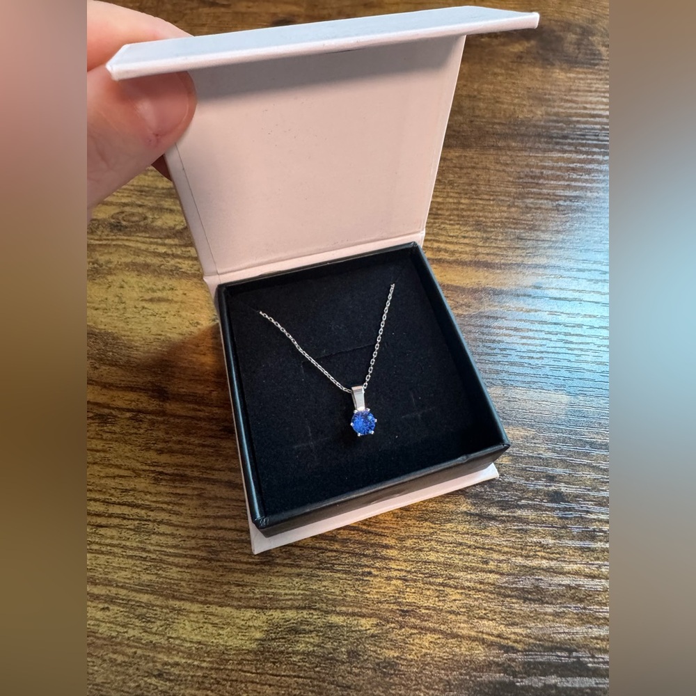 NWT‎ Cate & Chloe 18K White Gold Plated Swarovski Crystal Sapphire Necklace 16”